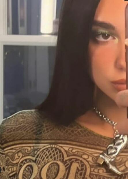 Dua Lipa muestra su ropa interior con biker short y top transparentes