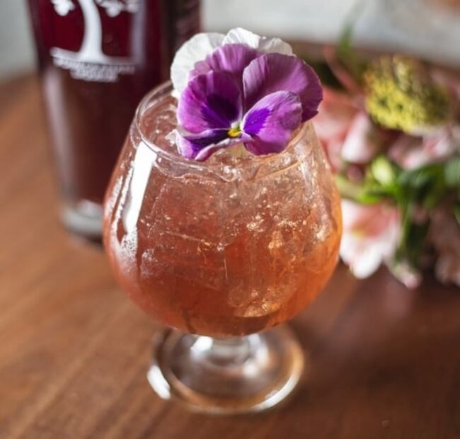 Cocteles con licor de granada para consentir a mamá