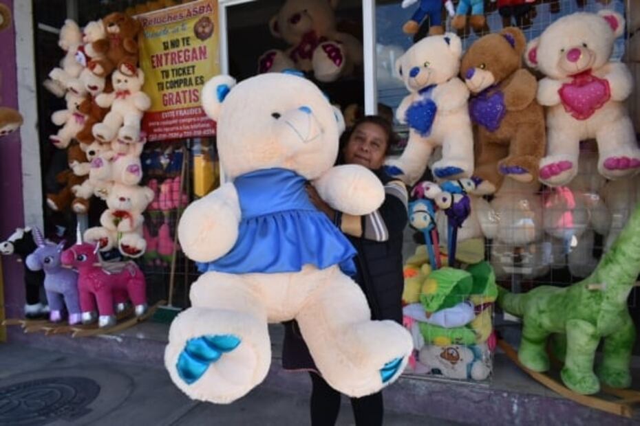 Pese a Día de Reyes, vendedores de peluches de Xonacatlán reportan 50% menos ventas 