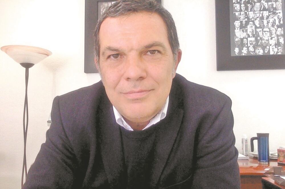 Bonet es productor, actor, poeta, gestor cultural, locutor y promotor de lectura. Como funcionario ha trabajado en la alcaldía Miguel Hidalgo y en el IMSS. Foto: CORTESÍA SECRETARÍA DE CULTURA