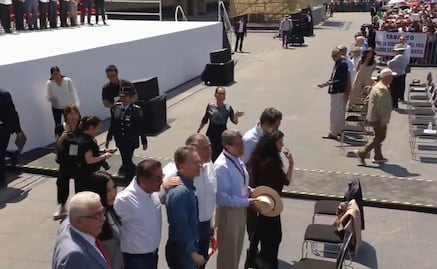 Monreal se dice “encorralado” en el Zócalo tras presunto “desaire” a Sheinbaum; así fue ese momento en marzo