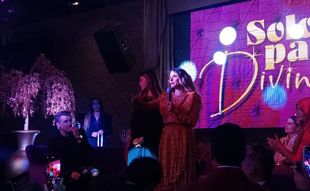 Issabela Camil en la apertura del cantabar "Sólo para divas". Foto: Sughey Baños.
