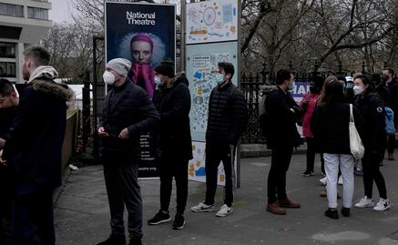 Reino Unido confirma primera muerte por la variante ómicron