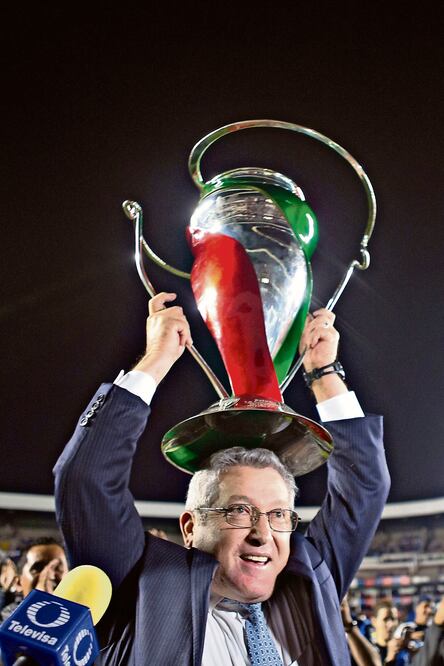 Vuce logró llevar a a un equipo lleno de fracasos y amarguras a conquistar un título que pasará a la historia (SERGIO MEJÍA. IMAGO7)