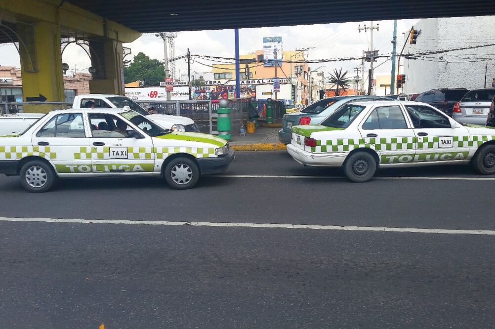 Con esta aplicación, los ruleteros del Edomex buscan ofrecer un mejor servicio a los usuarios (ARCHIVO EL UNIVERSAL)