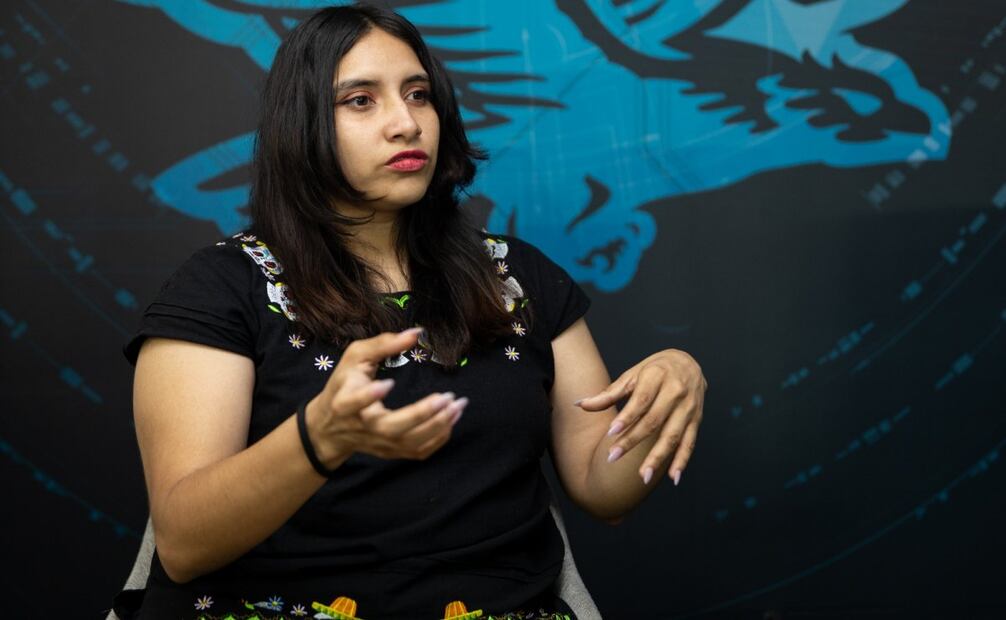 Jazmín Pech Monge, activista, promotora cultural y traductora maya nacida en Quintana Roo. Foto: Hugo Salvador/ EL UNIVERSAL