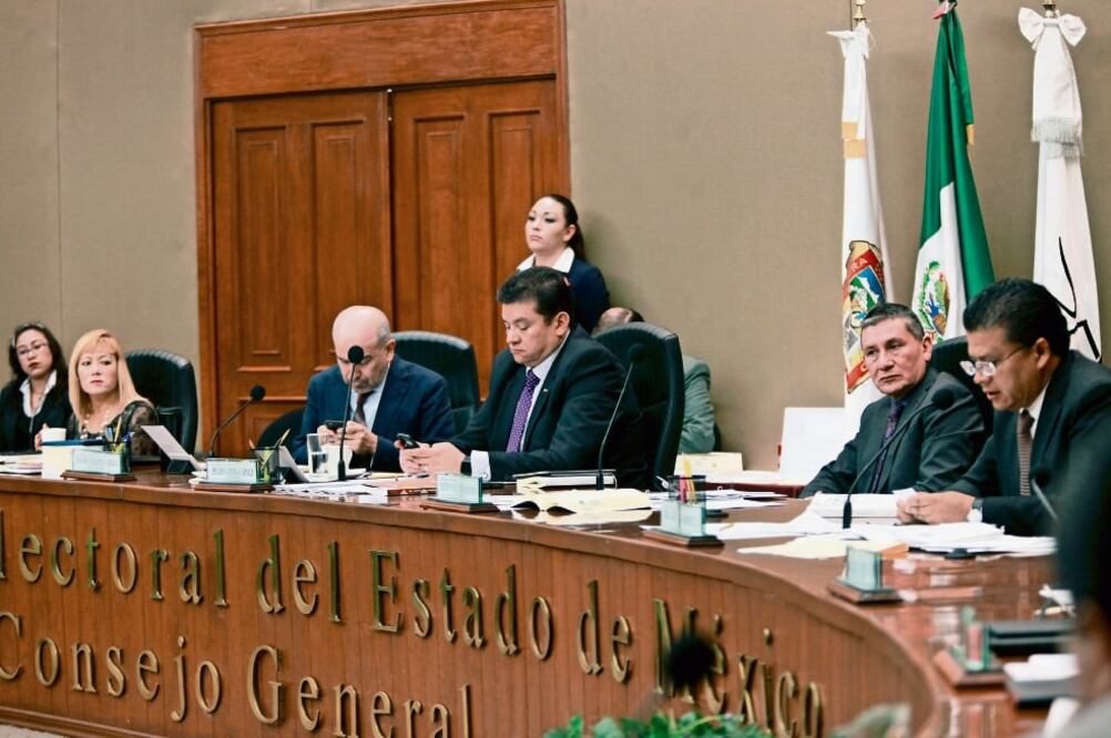El Instituto Electoral del Estado de México sesionó el día de ayer. Reportes de la Comisión de Organización señalaban inconsistencias en la elección (JORGE ALVARADO. EL UNIVERSAL)