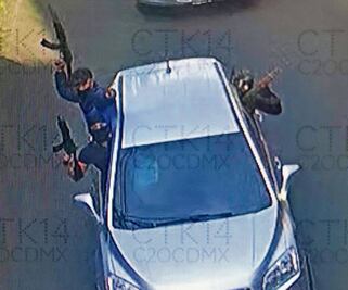 Hallan autos de convoy armado en Milpa Alta