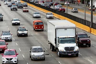 Aumentan precios de fletes por aumento de importaciones de autos chinos; Nissan México afirma que hay falta de tractocamiones de carga