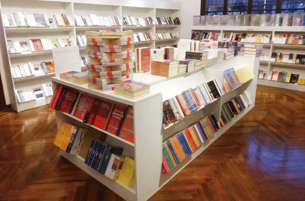 Cuenta con una librería con más de 22 mil ejemplares de casi 10 mil títulos. (CORTESÍA: FCE)