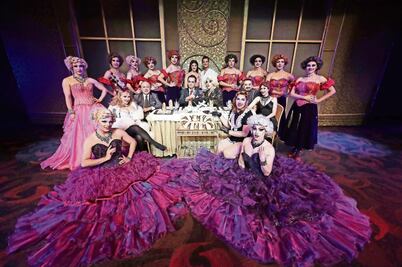 Tomás Goros se arropa entre locas