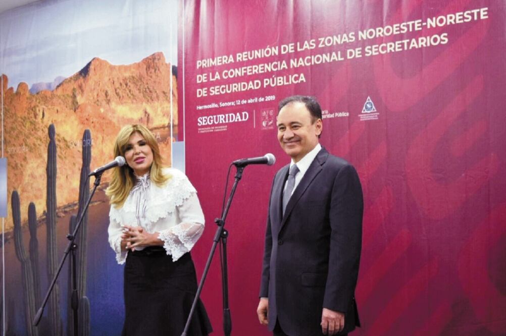 Claudia Pavlovich dio a conocer que es víctima de intimidaciones, ante el titular de Seguridad Pública y Protección Ciudadana, Alfonso Durazo Montaño. Foto: ESPECIAL