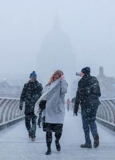 Tormentas de nieve de la "Bestia del Este" paralizan Europa