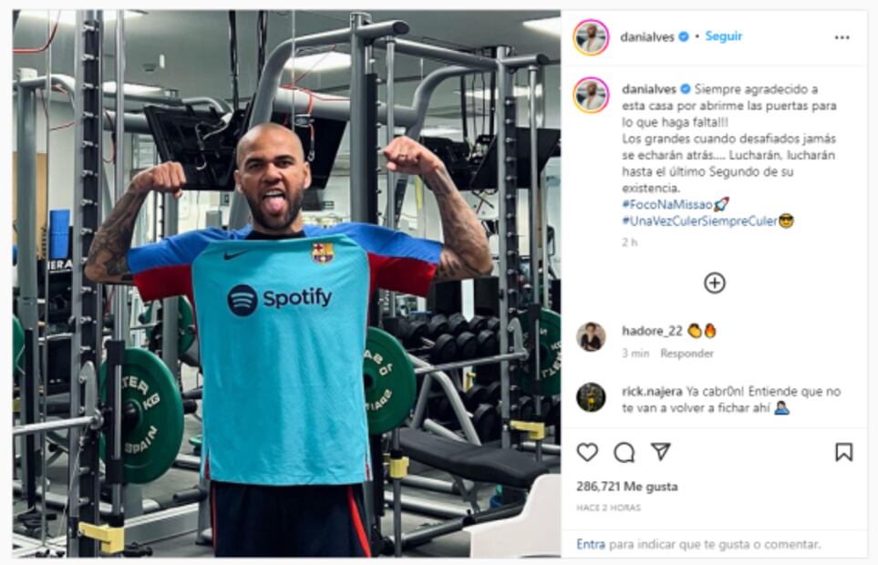 Dani Alves presume que entrena con el Barcelona ¿Ya se olvidó del fracaso de Pumas?