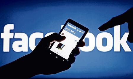 Multan a suizo con 76 mil pesos por un "me gusta" en Facebook