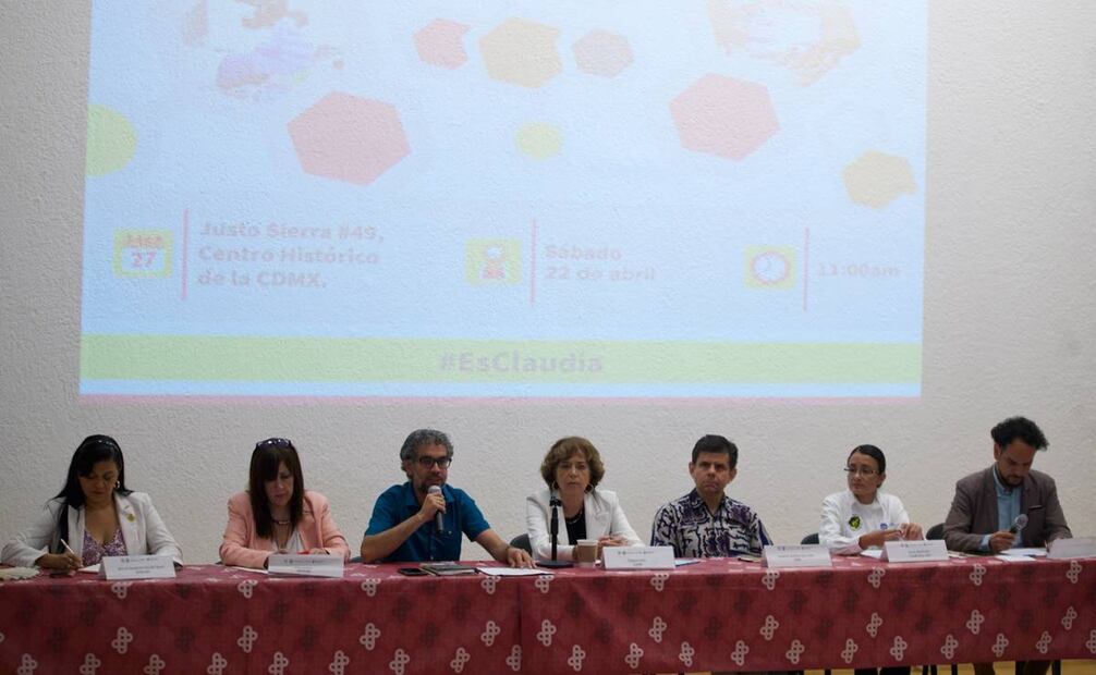 La extitular de la SECTEI, Rosaura Ruiz tomó protesta a los 150 docentes y académicos. Foto: Germán Espinosa/EL UNIVERSAL