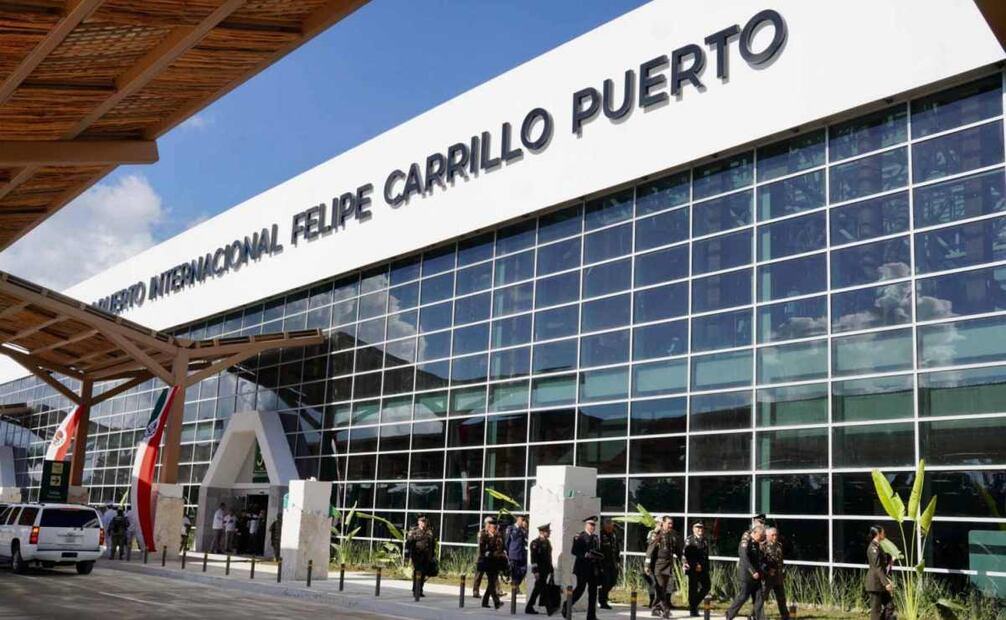 La gobernadora de Quintana Roo, Mara Lezama Espinosa, recibió el primer vuelo desde Panamá de Copa Airlines. Foto: Cuartoscuro