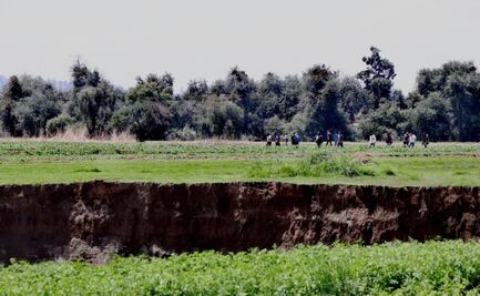 Socavón en Puebla se habría formado por falla geológica: autoridades 