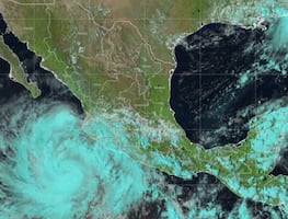 "Priscilla" se intensifica a huracán categoría 1; pronostican fuertes lluvias en 5 estados