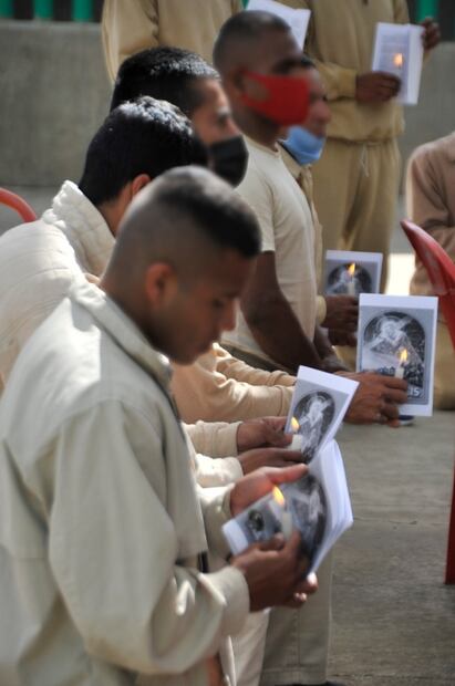 Participan más de 30 reos en representación de la Pasión, Muerte y Resurrección de Cristo en penal de Tenango del Valle 