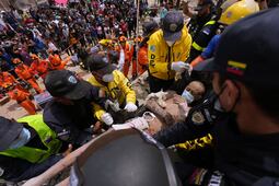 Venezuela vive una carrera contra el tiempo: casi 1,500 muertos y más de 50 mil desaparecidos tras los terremotos