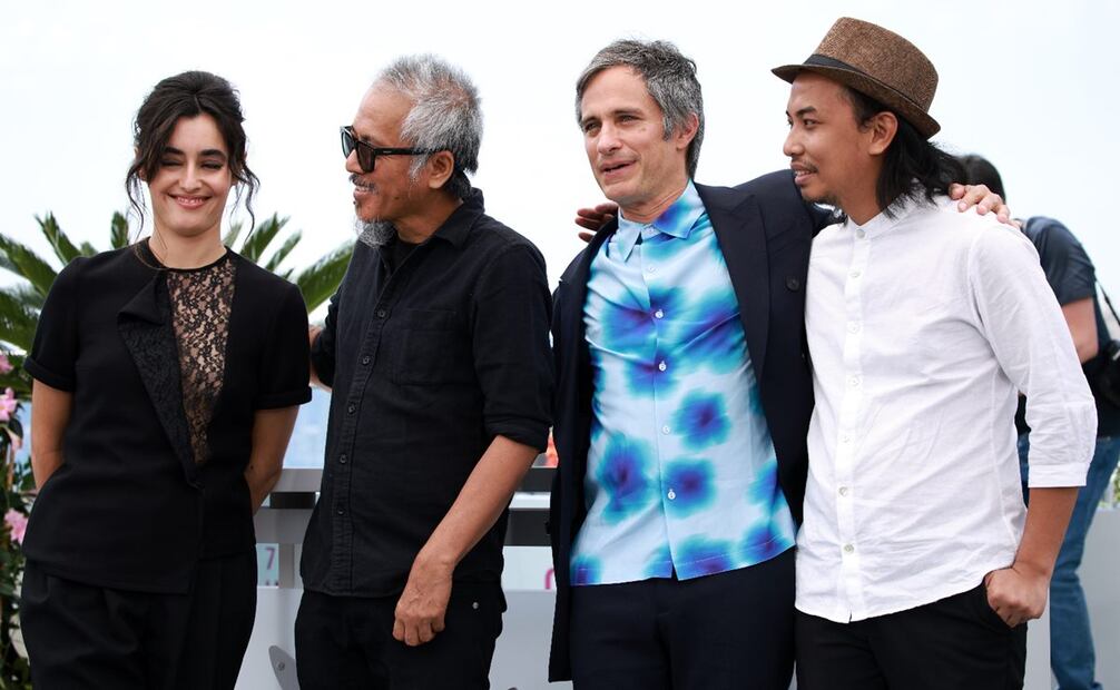 Angela Azevedo, el director Lav Diaz, Gael García Bernal y Amado Arjay Babon asisten a la sesión fotográfica de "Magalhaes (Magellan)" durante el 78.º Festival de Cine de Cannes, en Cannes, Francia.
Foto: EFE/EPA/CLEMENS BILAN