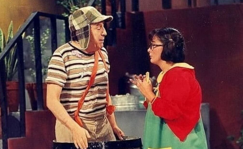 Chespirito y María Antonieta de las Nieves como "El Chavo" y "La Chilindrina". Fuente: Facebook /vecindadCH