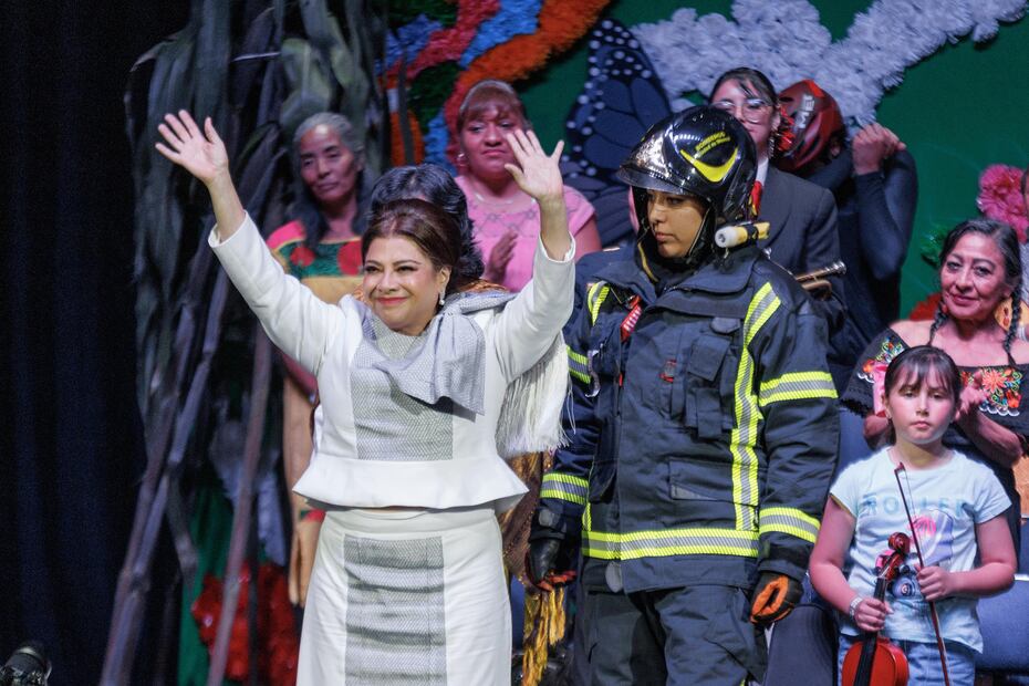 Llegada de la jefa de gobierno, Clara Brugada, al teatro Metropólitan. (Foto: 
Yaretzy M. Osnaya/ EL UNIVERSAL)
