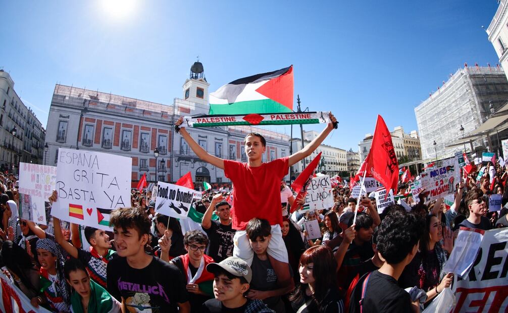 Los participantes en la manifestación convocada este jueves en Madrid por el Sindicato de Estudiantes. Foto: EFE