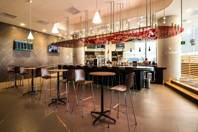 Estrenan bar de Heineken