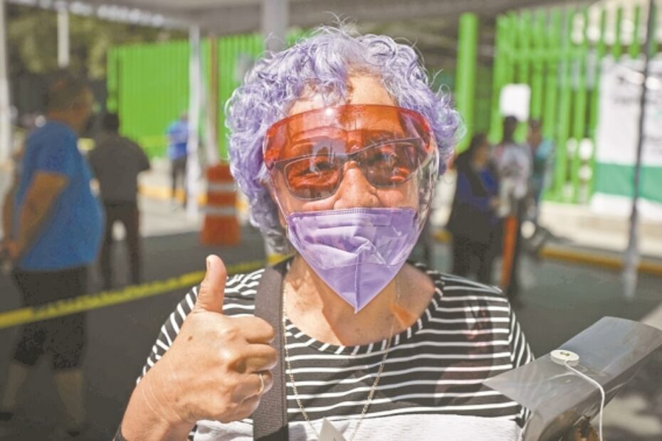 Vacunación les devuelve la esperanza: concluye aplicación de primera dosis en CDMX