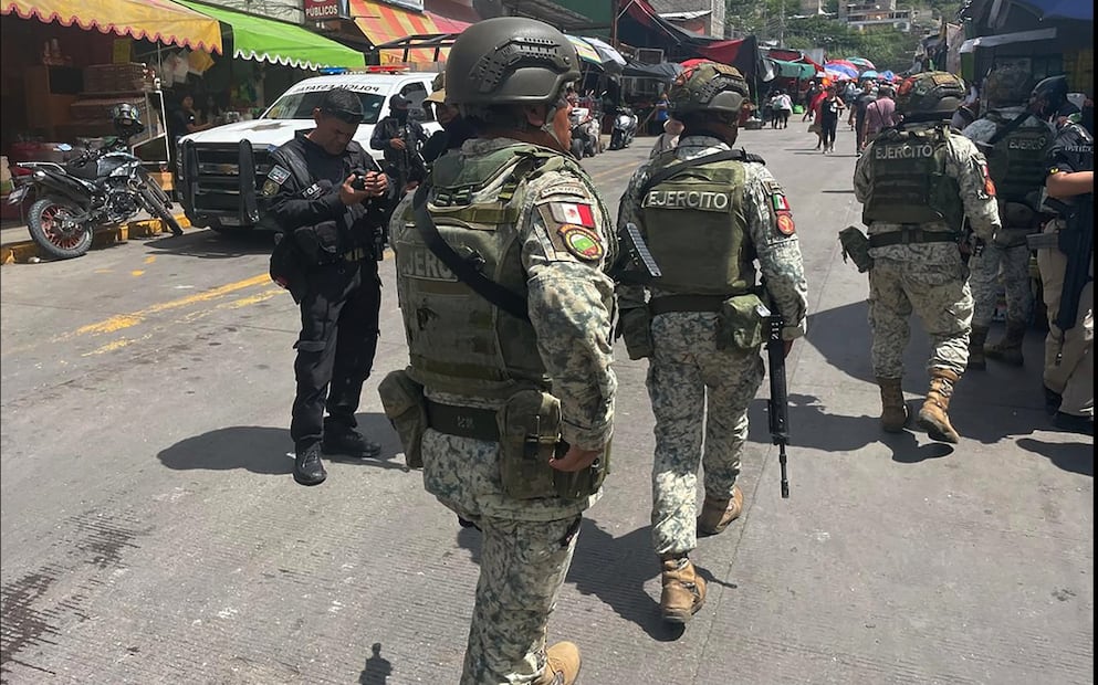 Elementos del Ejército y la Guardia Nacional hicieron rondines por Chilpancingo, Guerrero, tras la quema de unidades del transporte público, el lunes 29 de septiembre de 2025. Foto: Arturo de Dios Palma/EL UNIVERSAL