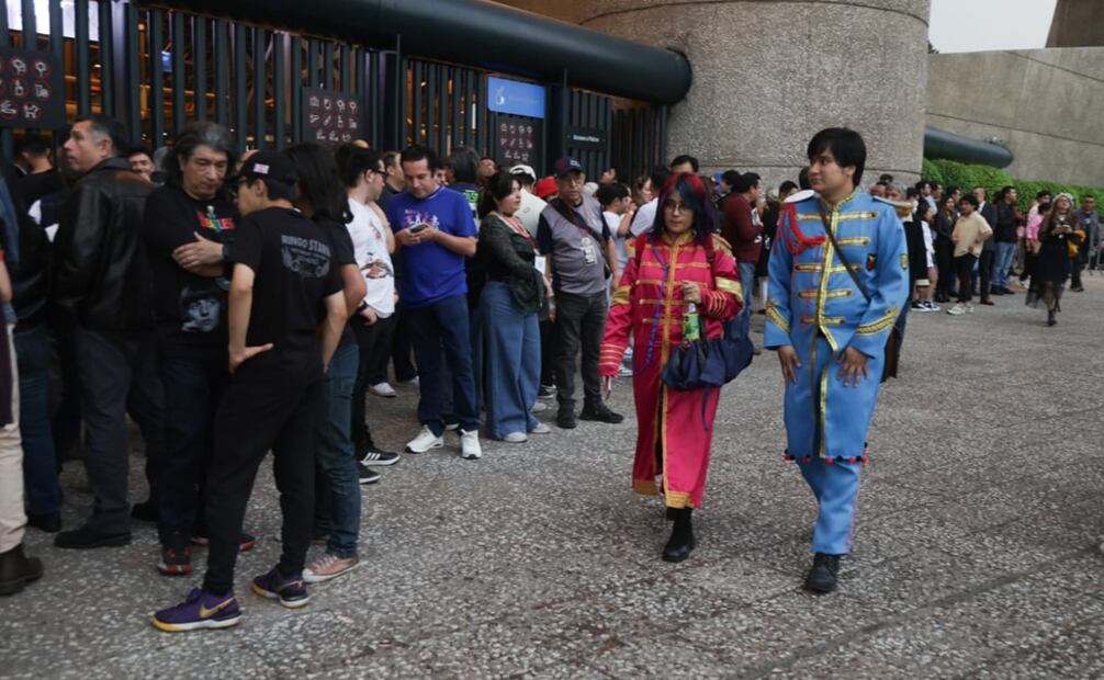 Así lucen las afueras del Auditorio Nacional, a punto de comenzar el concierto de Ringo Starr. Foto: Carlos Mejía/ EL UNIVERSAL