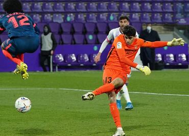 El inverosímil gol del portero del Sevilla en el último minuto
