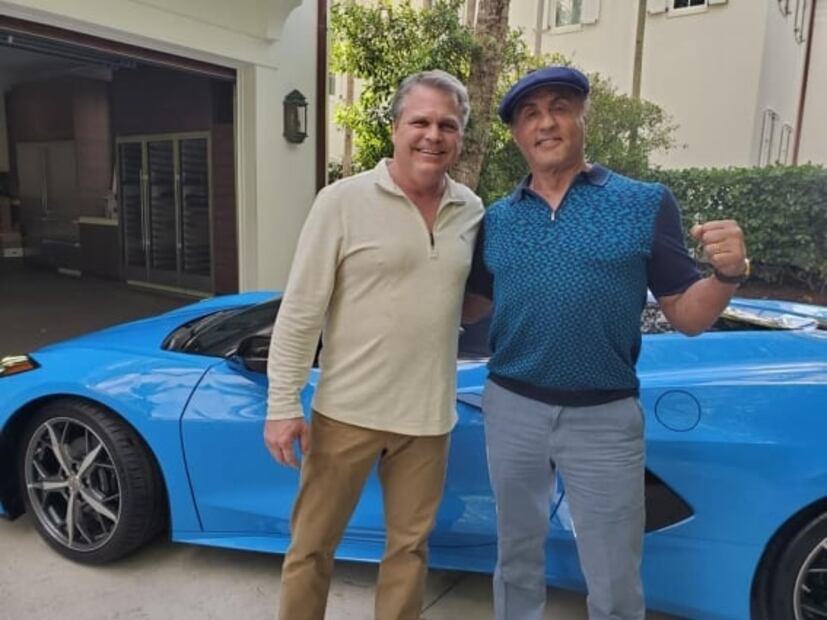 Sylvester Stallone recibe su nuevo Chevrolet Corvette C8
