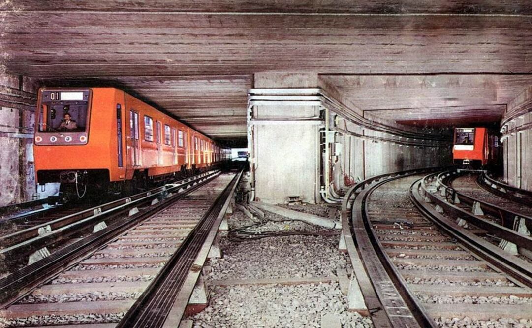 Un par de trenes del Metro son captados durante la etapa de pruebas previa a la inauguración de la línea 1 en 1969. FOTO: Colección Villasana-Torres