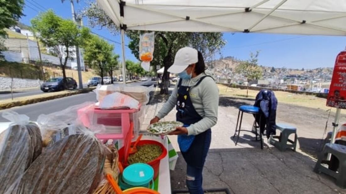 ¿Huaraches toluqueños o tlayudas? El platillo típico de Toluca que causó polémica durante inauguración del AIFA