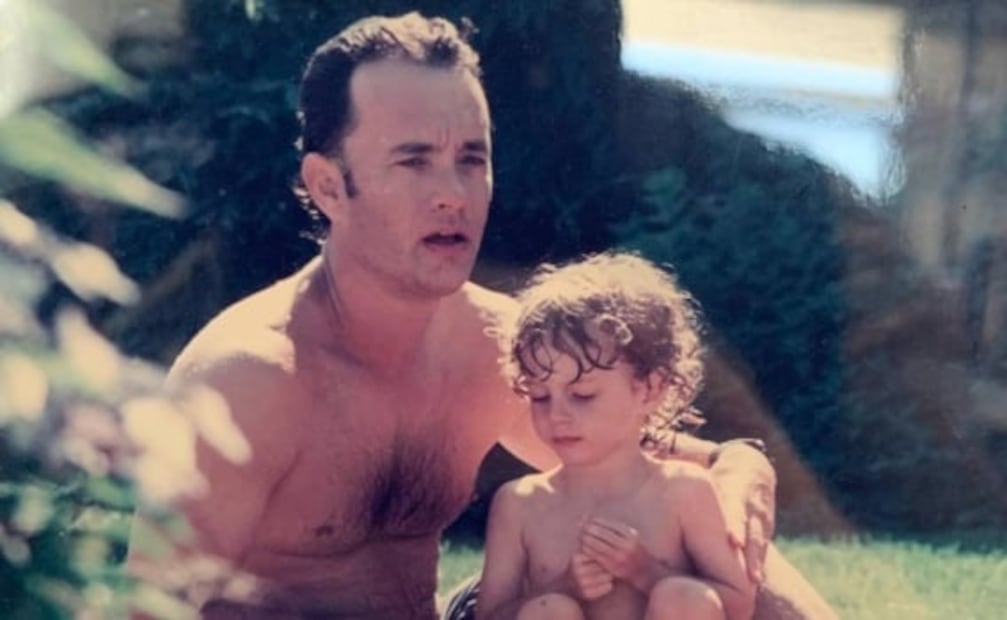 El reclamo a Tom Hanks: "Me destrozaron psicológicamente", dice su hijo