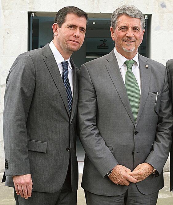 Alfredo Castillo (izq.), titular de Conade, dio a conocer los premios (CORTESÍA CONADE)