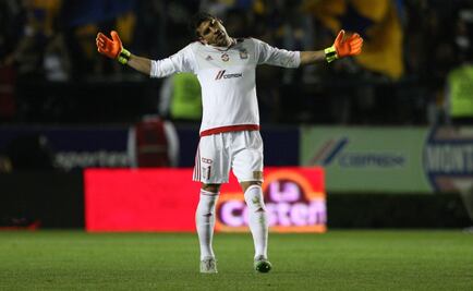 Nahuel le regala el juego a Xolos