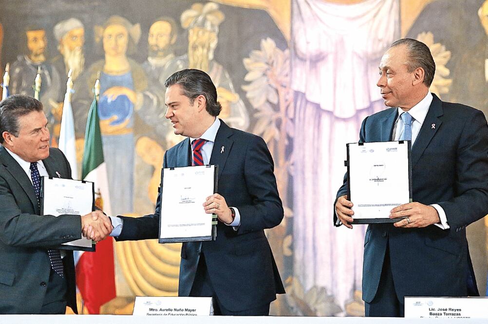 Juan Díaz de la Torre, líder del SNTE; Aurelio Nuño, titular de la SEP, y José Reyes, director del ISSSTE, coinciden en la importancia de la reforma educativa (ESPECIAL)