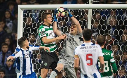  Iker Casillas salva triunfo del Porto en el clásico luso