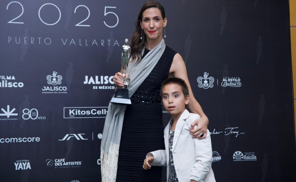Ana Terrazas dedicó el Ariel por Mejor Vestuario a su hijo. Foto: Hugo Salvador/EL UNIVERSAL.
