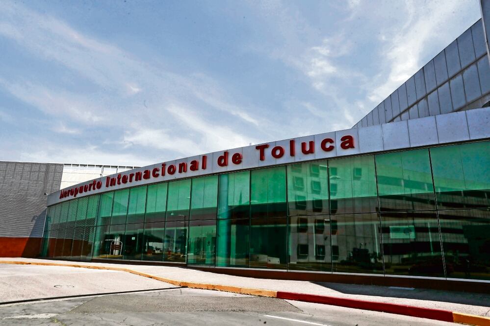 Hay un intento por parte del gobierno federal de poner orden y tratar de entender qué es lo que ocurre en todos los aeropuertos del país en materia de seguridad y de tráfico de estupefacientes, y por eso la presencia de la Marina, explica un consultor en estrategia militar. Foto: Jorge Alvarado | El Universal