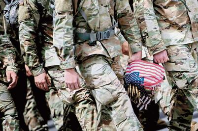 Jueza frena orden de Trump contra personas trans en el Ejército; busca respetar derechos y salud mental de los elementos