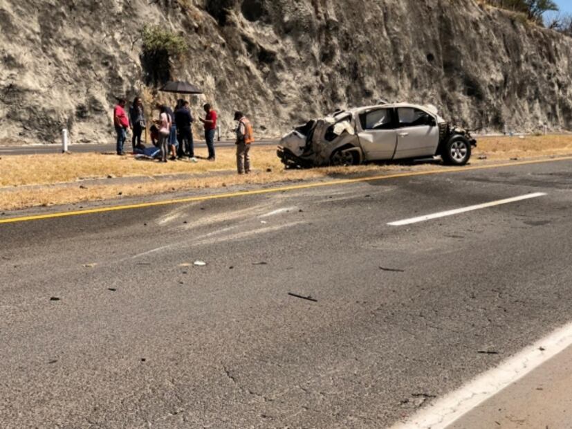 Se accidenta equipo de Univisión rumbo a Morelia