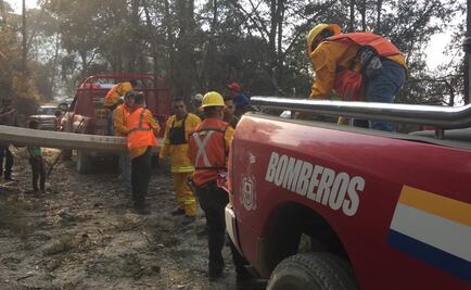 Mantienen combate a incendios en torno al Nevado de Colima