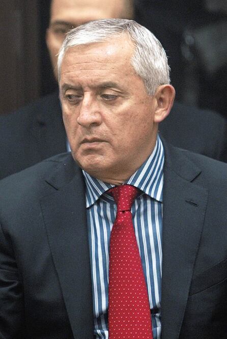 En 2000 se retiró del ejército con rango de general e inició una carrera política que en 2012, en un segundo intento, lo llevó a la presidencia, tras perder en 2008 (ESTEBAN BIBA. EFE)