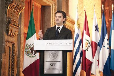 Busca SEP regresar a 'aviadores' a las aulas