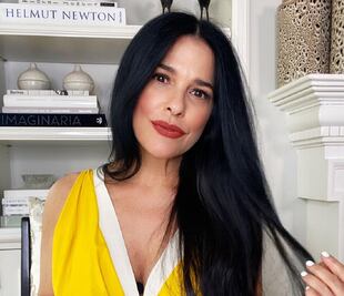 Martha Debayle se luce en traje de baño negro y se ve perfecta